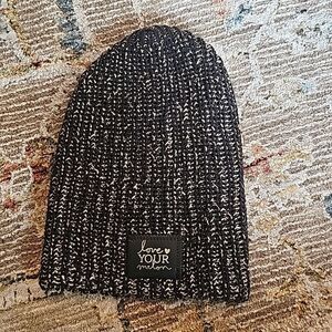 Love your melon beanie with black leather patch.  Black and metallic gold, like
